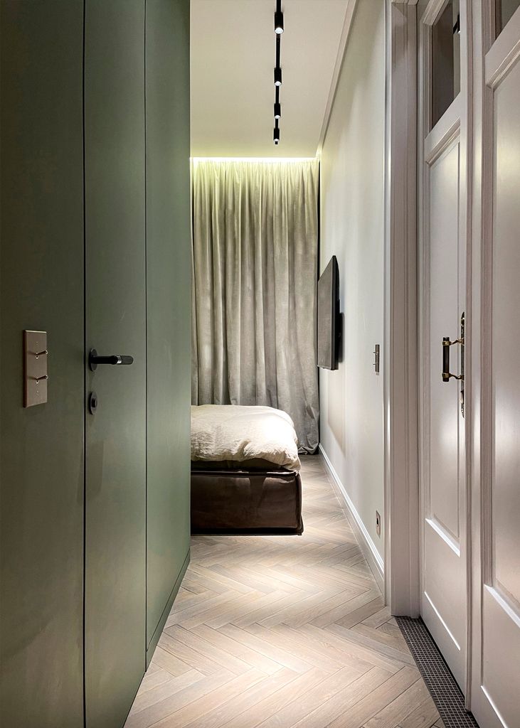 Apartment on Patriarch Ponds